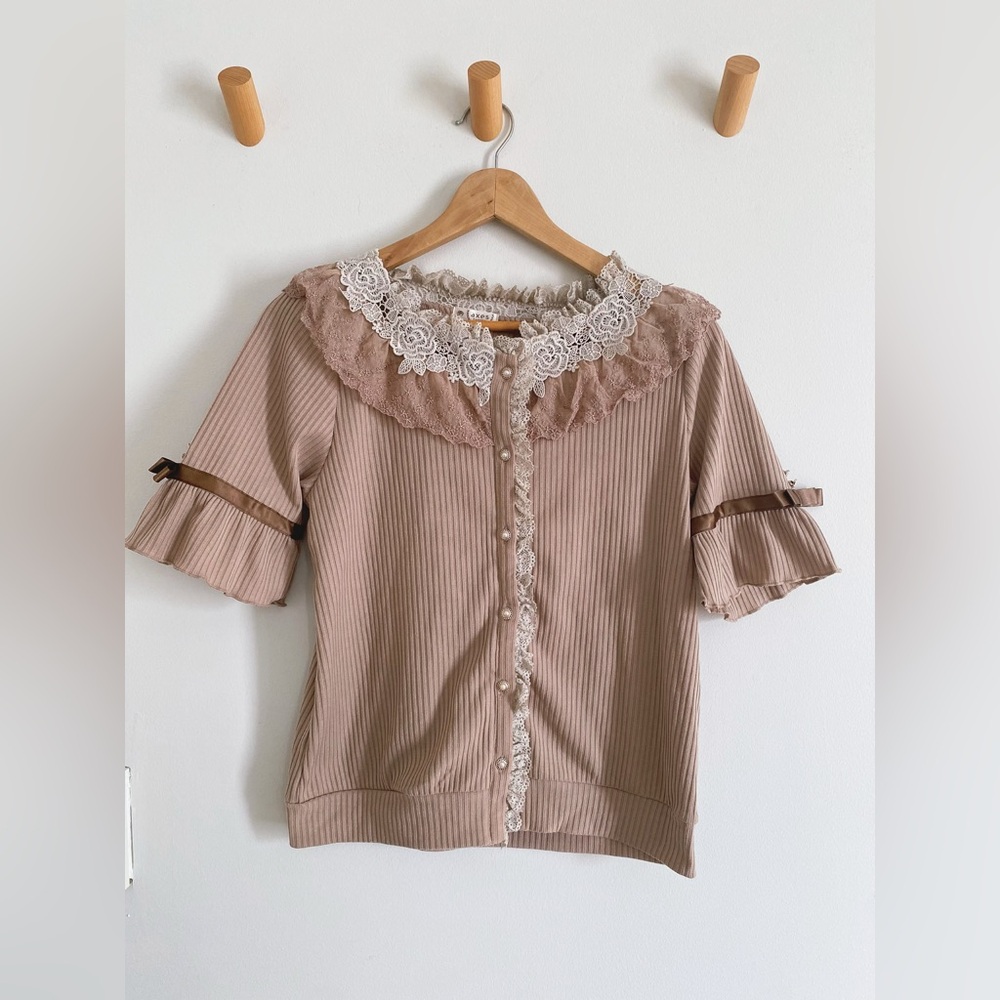Axes Femme Lolita lace blouse